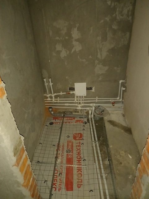 Тёплый пол и разводка водопровода в частном доме
