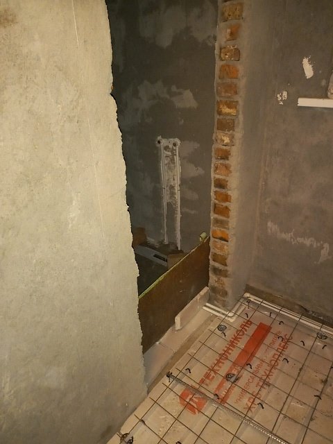 Тёплый пол и разводка водопровода в частном доме