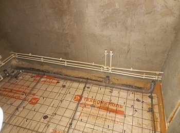 Тёплый пол и разводка водопровода в частном доме